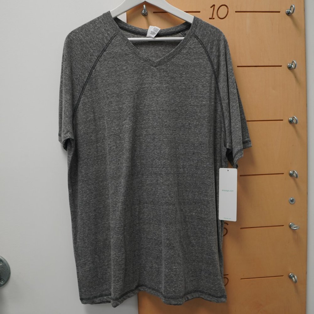 Alo Yoga Vneck
